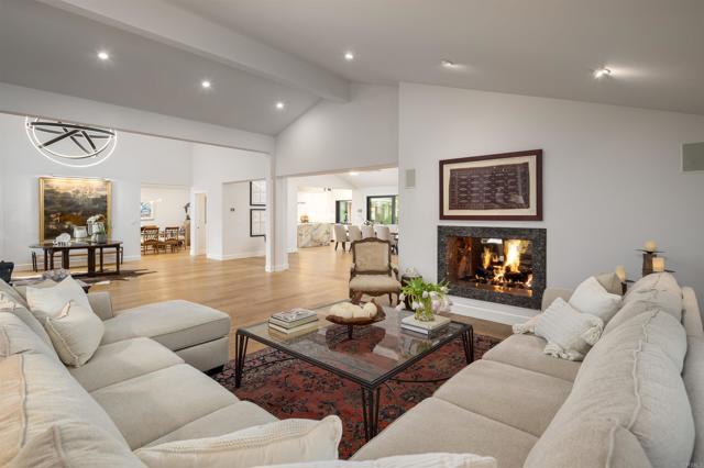 5041 El Secreto, Rancho Santa Fe CA: https://media.crmls.org/mediaz/0836a243-4ca1-443a-b6fa-fdccf979713f.jpg