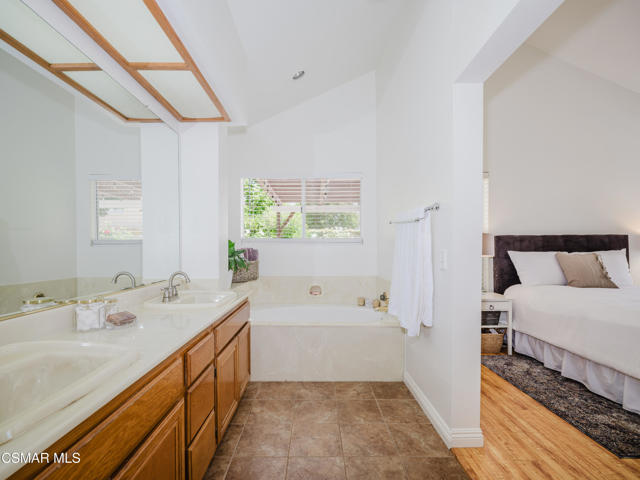 552 Fairfield Road, Simi Valley CA: https://media.crmls.org/mediaz/0836ec44-a94b-4a7b-9d93-4305fc68d70f.jpg