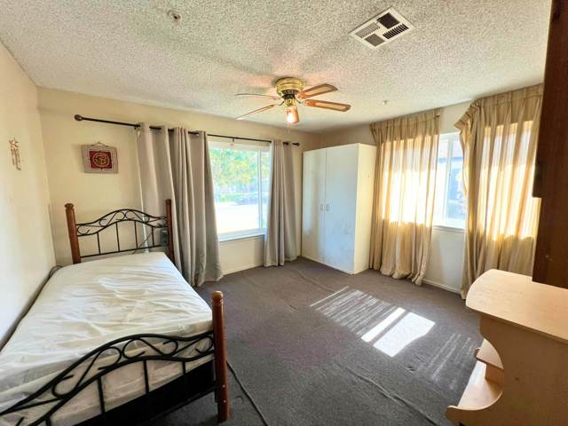 3025 Monticello Dr, Stockton CA: https://media.crmls.org/mediaz/08374390-916f-466b-a5fa-1069f49a5c98.jpg