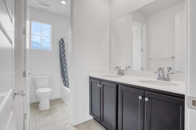 15954 Testarossa Street, Lathrop CA: https://media.crmls.org/mediaz/08375d14-7c2c-4cae-91cf-6d038768d952.jpg