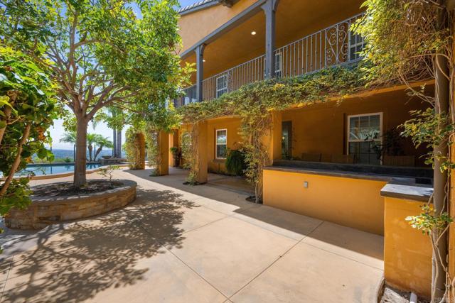 3219 Corte Paloma, Carlsbad CA: https://media.crmls.org/mediaz/083781ba-ba57-4de8-9423-c3b88bfd5041.jpg