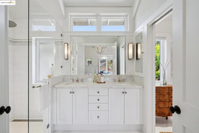 2732 Stuart St, Berkeley CA: https://media.crmls.org/mediaz/0837be50-3984-45c5-9528-3518682e34d0.jpg