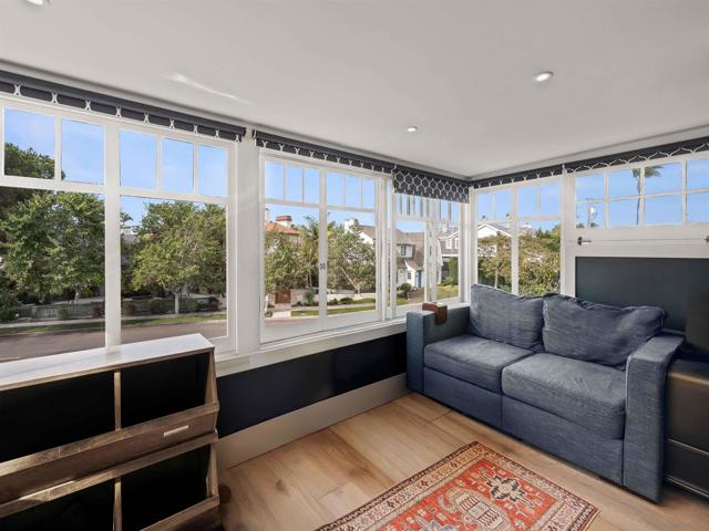 1027 G Ave, Coronado CA: https://media.crmls.org/mediaz/0838a563-53dd-4d86-9b9c-632fb6cbbe6b.jpg