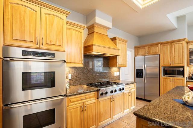 25314 Keats Ln, Stevenson Ranch CA: https://media.crmls.org/mediaz/0838f5ca-e988-46d2-9576-a98a41972a0f.jpg