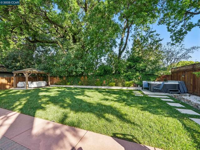 1836 Newell Ave, Walnut Creek CA: https://media.crmls.org/mediaz/08390cff-0ad3-4767-9141-467af2a3d8f4.jpg
