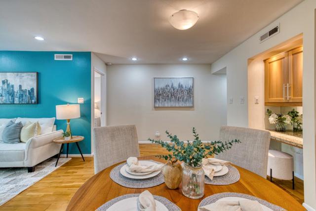 320 Palo Alto Avenue, Palo Alto CA: https://media.crmls.org/mediaz/08398ef7-de3e-4114-8e15-dbbf62dd0652.jpg