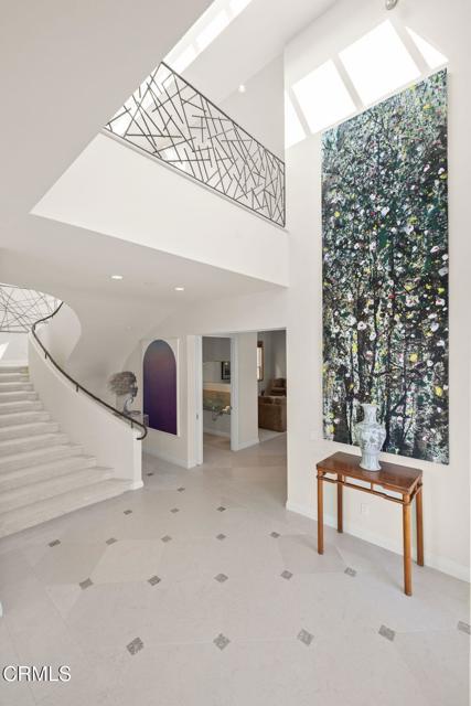 1135 Capri Way, Oxnard CA: https://media.crmls.org/mediaz/0839ad9e-f22e-4d69-b43e-d5508f1d6a20.jpg
