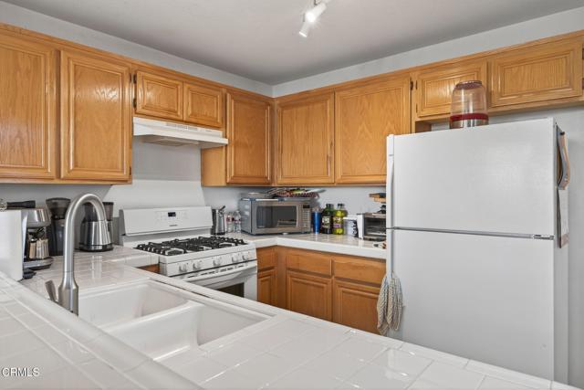 Detail Gallery Image 14 of 41 For 1507 La Verada Ct, Camarillo,  CA 93010 - 3 Beds | 2/1 Baths