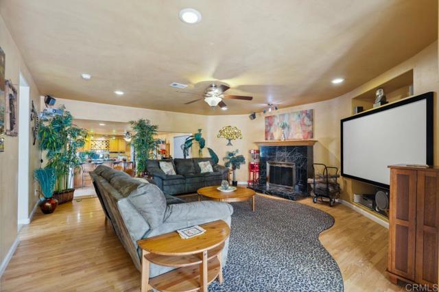 10880 Hess Drive, La Mesa CA: https://media.crmls.org/mediaz/083c7cd9-5985-418f-be07-e40df52e01b8.jpg
