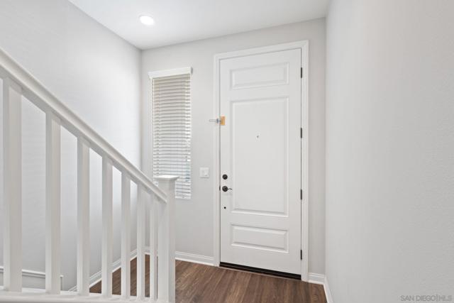 16206 Veridian Cir, San Diego CA: https://media.crmls.org/mediaz/083cb40c-5773-410a-a8ed-a34484b586f8.jpg