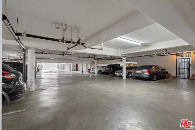 5376 Fairview Boulevard, Los Angeles CA: https://media.crmls.org/mediaz/083cc4ee-1947-4bf4-9b2c-2a49a3a8cbcf.jpg