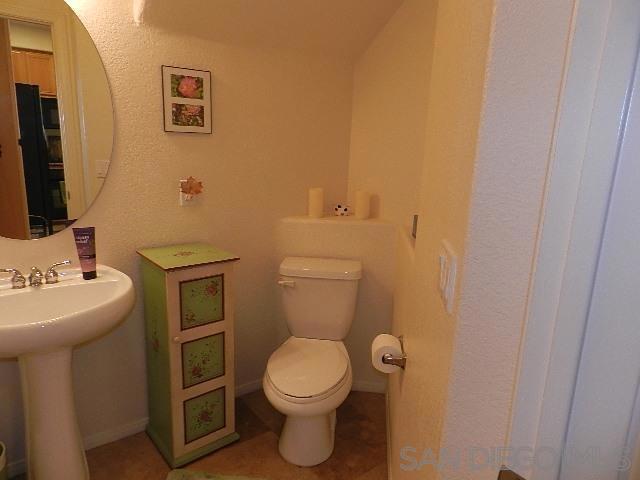 395 Caminito Barcelona, Chula Vista CA: https://media.crmls.org/mediaz/083cf31f-5b22-4bc4-ba8a-0246a12feb88.jpg