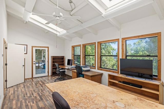 994 Laurel Grove Drive, Soquel CA: https://media.crmls.org/mediaz/083cfbfd-a9c8-42ee-8195-eccf823287eb.jpg