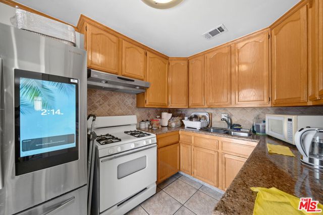 8058 Fulton Avenue photo 34