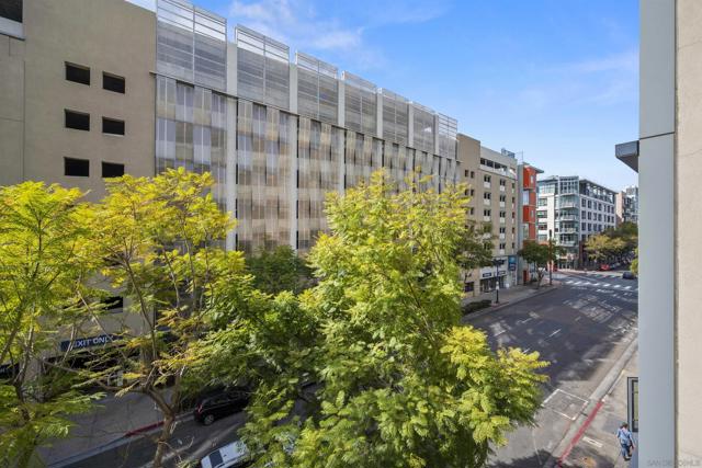 1150 J St, San Diego, California 92101, 1 Bedroom Bedrooms, ,1 BathroomBathrooms,Condominium,For Sale,J St,250019915SD