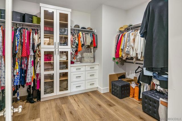 10528 Pinion Trl, Escondido CA: https://media.crmls.org/mediaz/083dcc56-39b0-44b8-9bf7-6b239fb03214.jpg