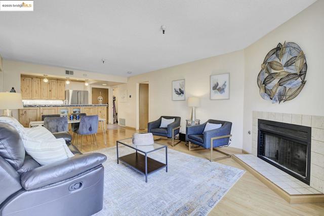 Image 4 of 42 For 545 Pierce St  3002