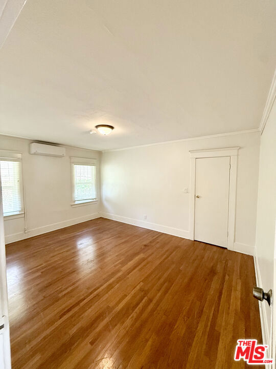 1436 S Norton Avenue, Los Angeles CA: https://media.crmls.org/mediaz/083ec89f-2bc3-4554-be40-6e2ea53e7fa5.jpg