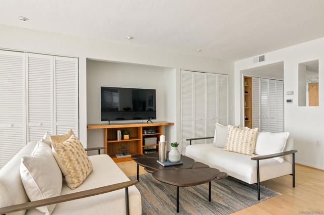 3920 Riviera Dr, Pacific Beach (San Diego) CA: https://media.crmls.org/mediaz/083efbed-8df5-494a-9dbc-566833ea0dd5.jpg
