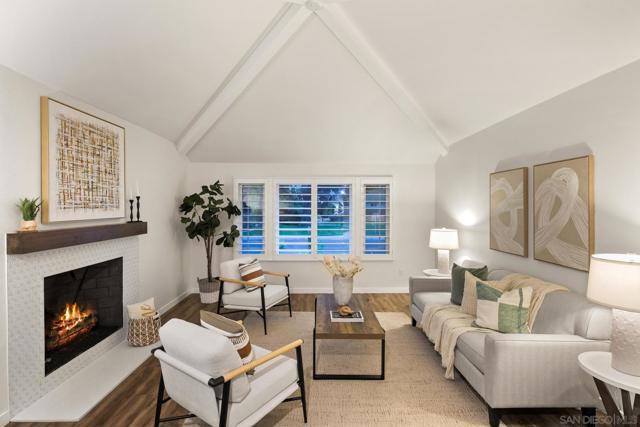 1736 Hill Top Lane, Encinitas CA: https://media.crmls.org/mediaz/0840916a-d3c0-4d4a-81f7-1b07960b1668.jpg