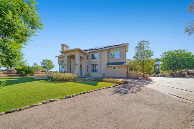 2173 Twisted Oak Ln Lane, Alpine CA: https://media.crmls.org/mediaz/0840ce64-5379-4b7d-85cc-35c7d95b9879.jpg