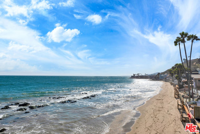 20840 Pacific Coast Highway, Malibu CA: https://media.crmls.org/mediaz/0841718d-b1d8-4047-884c-24d3df8341b8.jpg