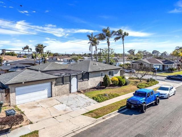 657 Fig St, Chula Vista CA: https://media.crmls.org/mediaz/08426eed-5b2b-42d3-845e-f210927d4b7e.jpg