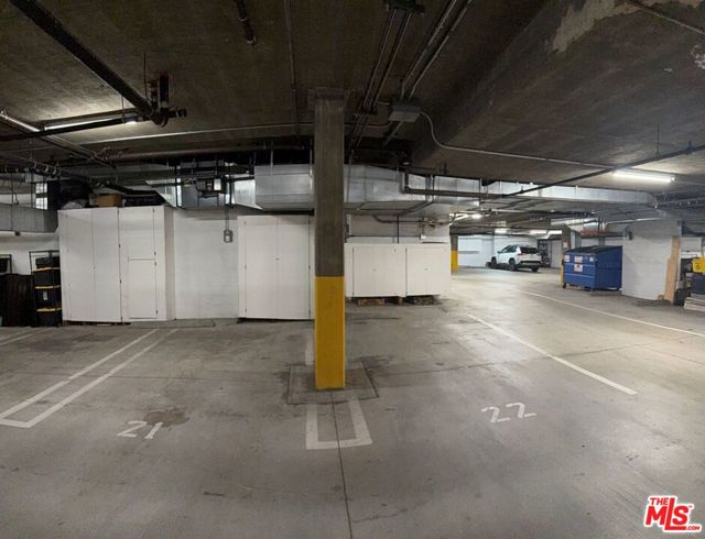 2716 Honolulu Avenue, Montrose CA: https://media.crmls.org/mediaz/08427177-b1bd-4230-8de4-19e949099ddf.jpg