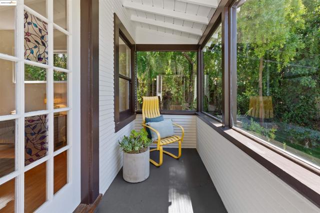 1351 Carlotta Ave, Berkeley CA: https://media.crmls.org/mediaz/0842e9fc-feb9-46ea-adb6-5ac3d3585985.jpg