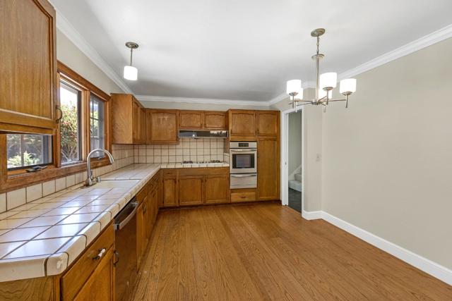 10 Banff Way, Pacifica CA: https://media.crmls.org/mediaz/08433785-8dbd-49d7-b2ec-dd88973b2c8d.jpg