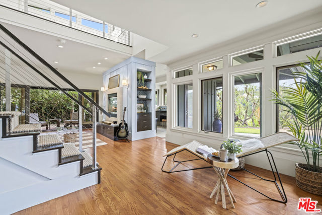 4650 Canoga Avenue, Woodland Hills CA: https://media.crmls.org/mediaz/084341b8-5eef-436d-b048-3f1909300f49.jpg