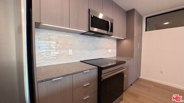 5119 Colfax Avenue, 203 photo 31