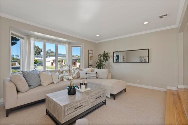 372 Bluefish Court, Foster City CA: https://media.crmls.org/mediaz/084514b7-85cc-45a3-afae-0141e1d2e2cc.jpg