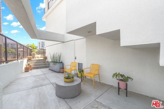 3501 Esplanade, Marina del Rey CA: https://media.crmls.org/mediaz/08451b54-20fa-4816-beb5-2a358c88a645.jpg