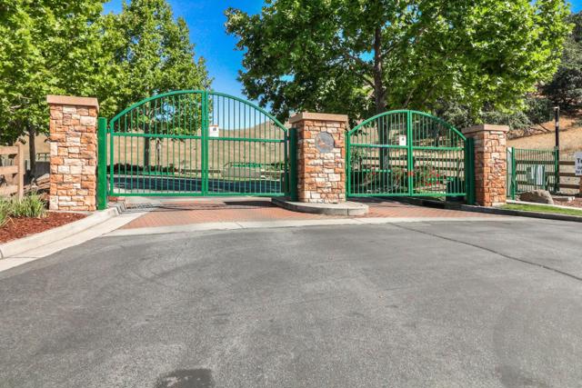 6600 Eagle Ridge Court, Gilroy CA: https://media.crmls.org/mediaz/084563d1-774a-4631-94de-f45e9022d251.jpg