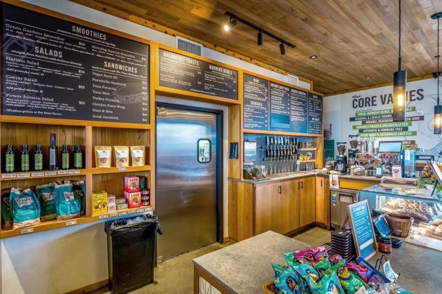 1216 Molara Ln, Encinitas CA: https://media.crmls.org/mediaz/08460cd6-b762-434b-886c-2f79c3962bc6.jpg