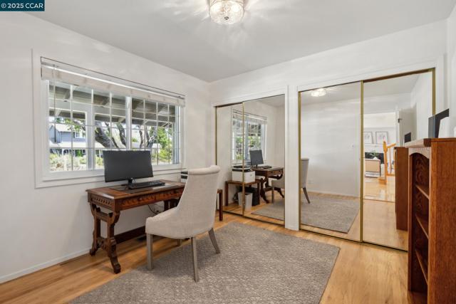 3044 Santa Maria Dr, Concord CA: https://media.crmls.org/mediaz/0846121d-7bde-46db-89d6-e0726ff539d9.jpg