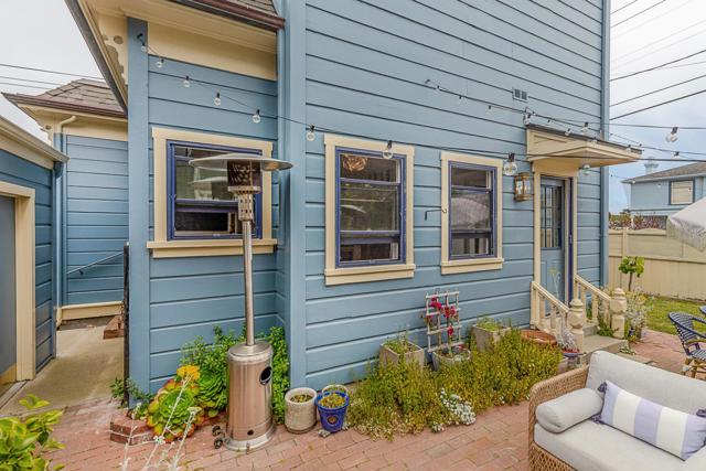 543 Spruce Avenue, Pacific Grove CA: https://media.crmls.org/mediaz/08466b4d-d5ce-4c0c-a226-aac1de978038.jpg