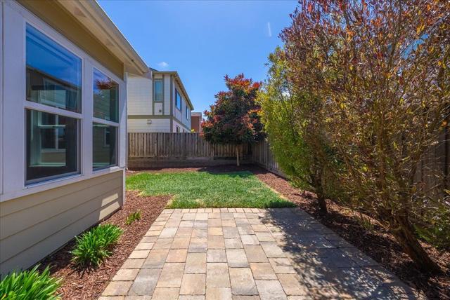 2727 Sea Glass Avenue, Marina CA: https://media.crmls.org/mediaz/08467c39-ebde-4aaa-8d38-663c442f15d2.jpg