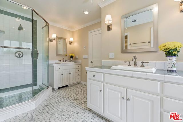 4211 West Toluca Lake Lane photo 24