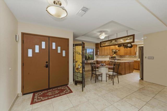 2385 Silver Oak Circle, Palm Springs CA: https://media.crmls.org/mediaz/0846f395-e012-41f1-9017-1f3255f25f73.jpg