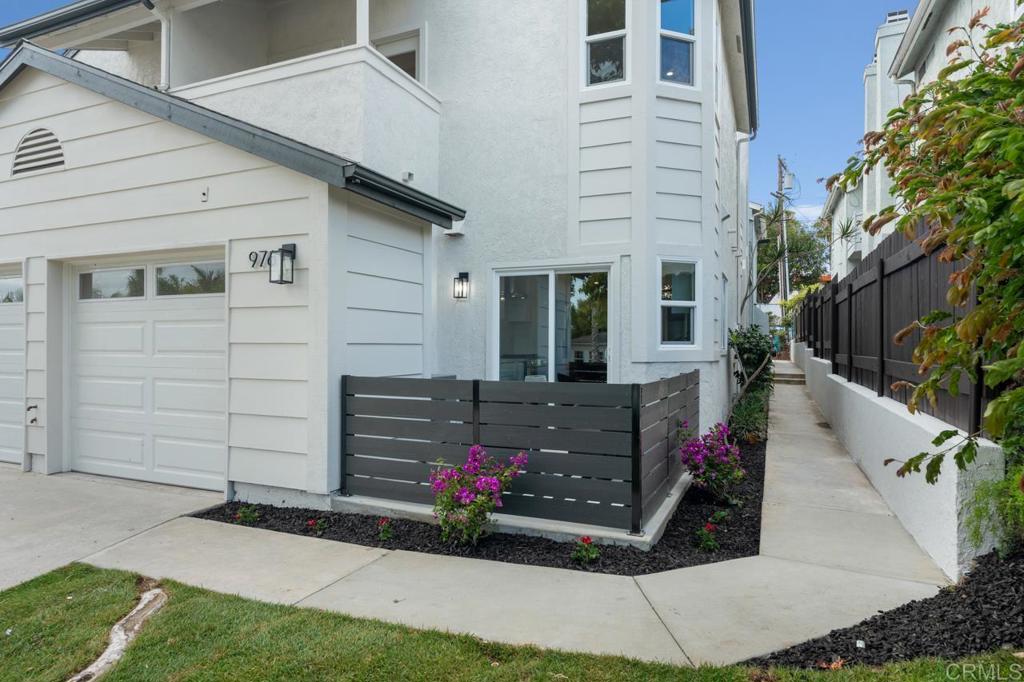 976 Sapphire Street - photo 3