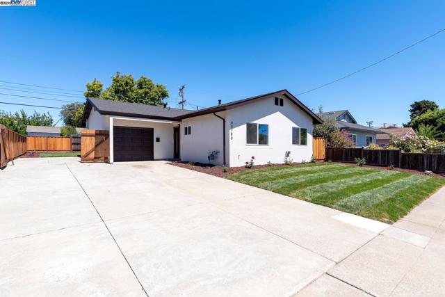 40186 Barbara St, Fremont CA: https://media.crmls.org/mediaz/08476b0f-045a-4b2c-bab0-3091e1cbc666.jpg