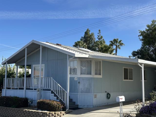 Detail Gallery Image 2 of 26 For 525 W El Norte  Pkwy #127,  Escondido,  CA 92026 - 2 Beds | 2 Baths