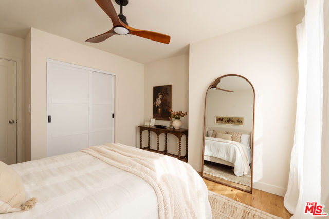 5200 S St Andrews Place, Los Angeles CA: https://media.crmls.org/mediaz/08485af8-1d21-4d4f-abab-00c4b1e5bc7c.jpg