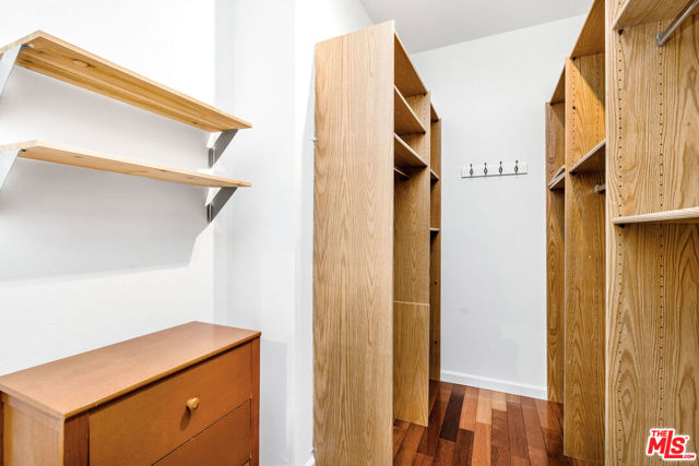 1830 Westholme Avenue, Los Angeles CA: https://media.crmls.org/mediaz/0848b72c-0cd7-496b-ac65-ab06c557a9f1.jpg