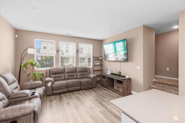 1251 Paseo Sea Breeze, San Diego CA: https://media.crmls.org/mediaz/0848e95a-8c33-4609-b71e-da8282df5d5e.jpg