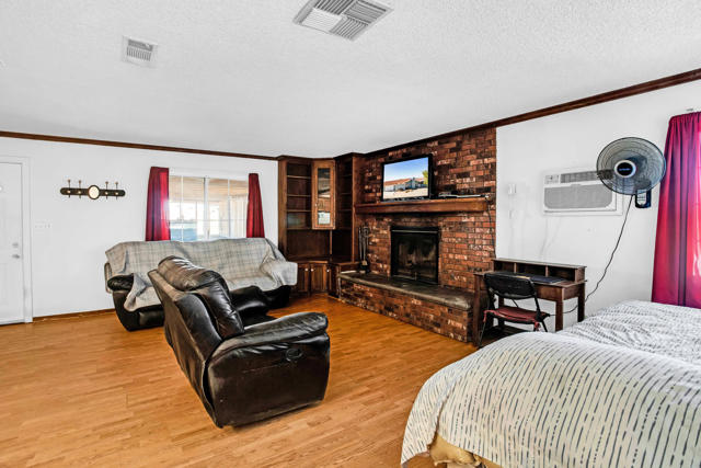 55540 Shannon Road, Landers CA: https://media.crmls.org/mediaz/0849fd00-74c0-4761-892f-f935ec947f3c.jpg