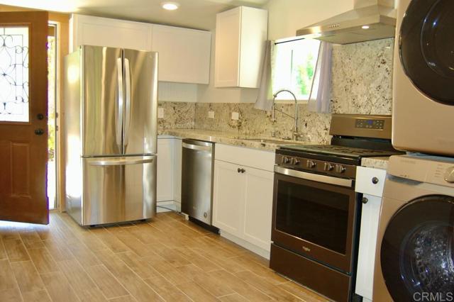 Details for 1028 Prospect Place B, Vista, CA 92081