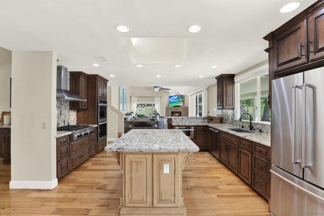 1033 1035 Summit Trl, Escondido CA: https://media.crmls.org/mediaz/084b5719-b080-4b80-be09-cea42922163e.jpg